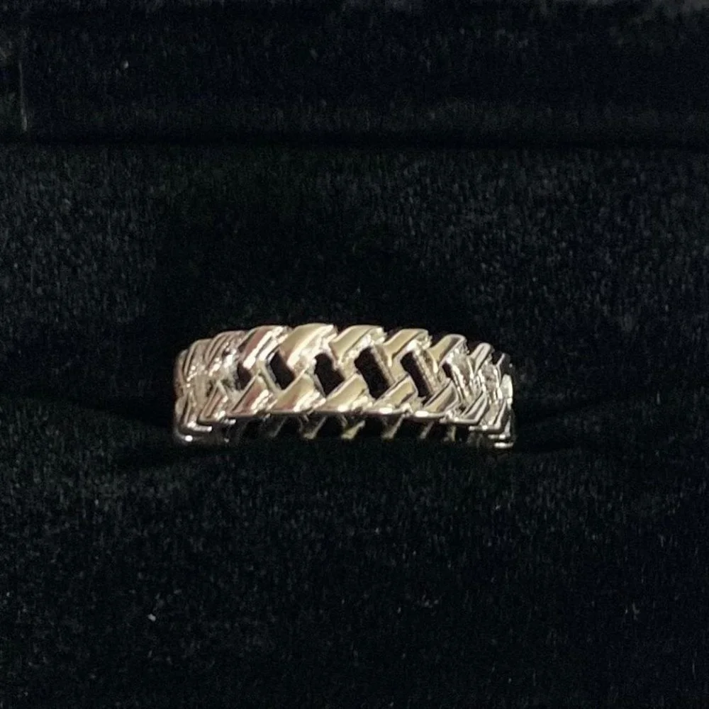 Silver Interlocked Fashion Ring